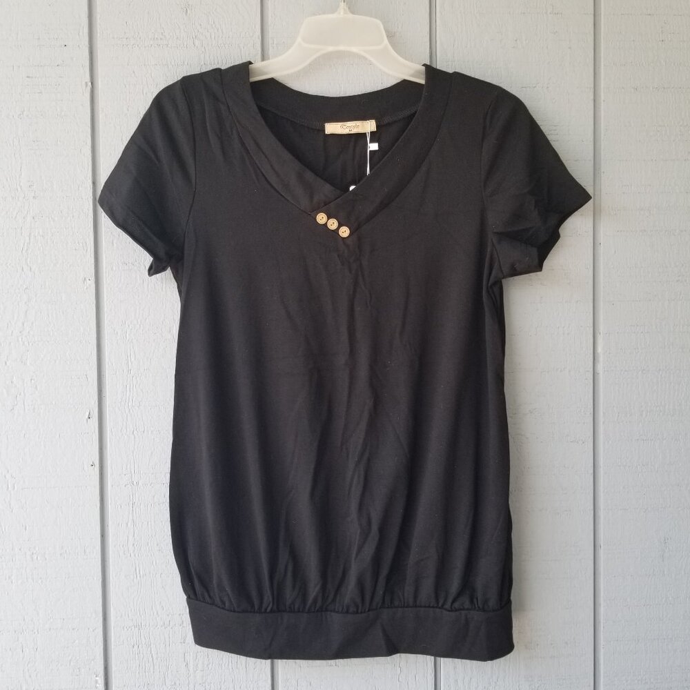 Cestyle Top Womens Medium Black Short Sleeve V-Neck Button Detail Hip Band NWT